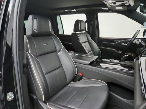 Used 2022 Cadillac Escalade ESV Sport w/ Touring Package AWD/4WD image 28