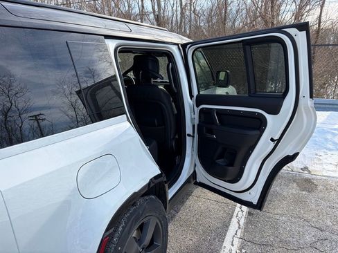 New 2026 Land Rover Defender 110 X-Dynamic SE image 16