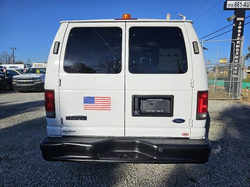 Used 2014 Ford E-250 and Econoline 250 w/ Power Group image 4
