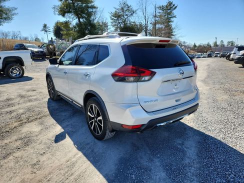 Used 2018 Nissan Rogue SL w/ Premium Package image 3
