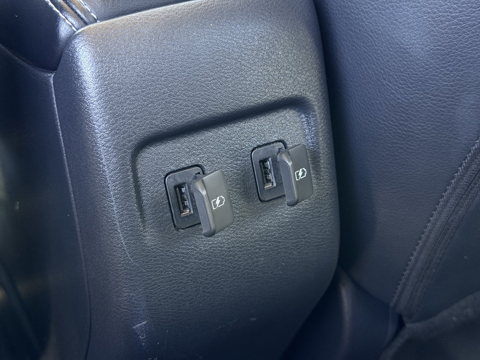 Used 2023 Nissan Kicks SR w/ SR Premium Package FWD image 15