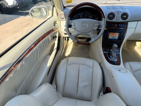 Used 2004 Mercedes-Benz CLK 320 Cabriolet 3.2L image 12