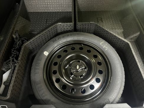 Used 2015 Ford Edge Titanium w/ Equipment Group 301A image 29