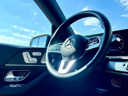 Certified 2023 Mercedes-Benz GLS 450 4MATIC image 13