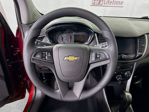 Used 2020 Chevrolet Trax LT AWD/4WD image 18