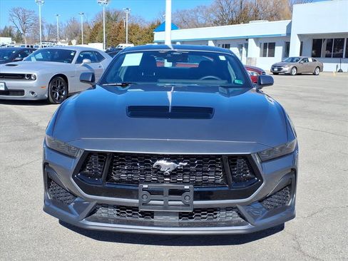 Used 2025 Ford Mustang GT Premium image 9