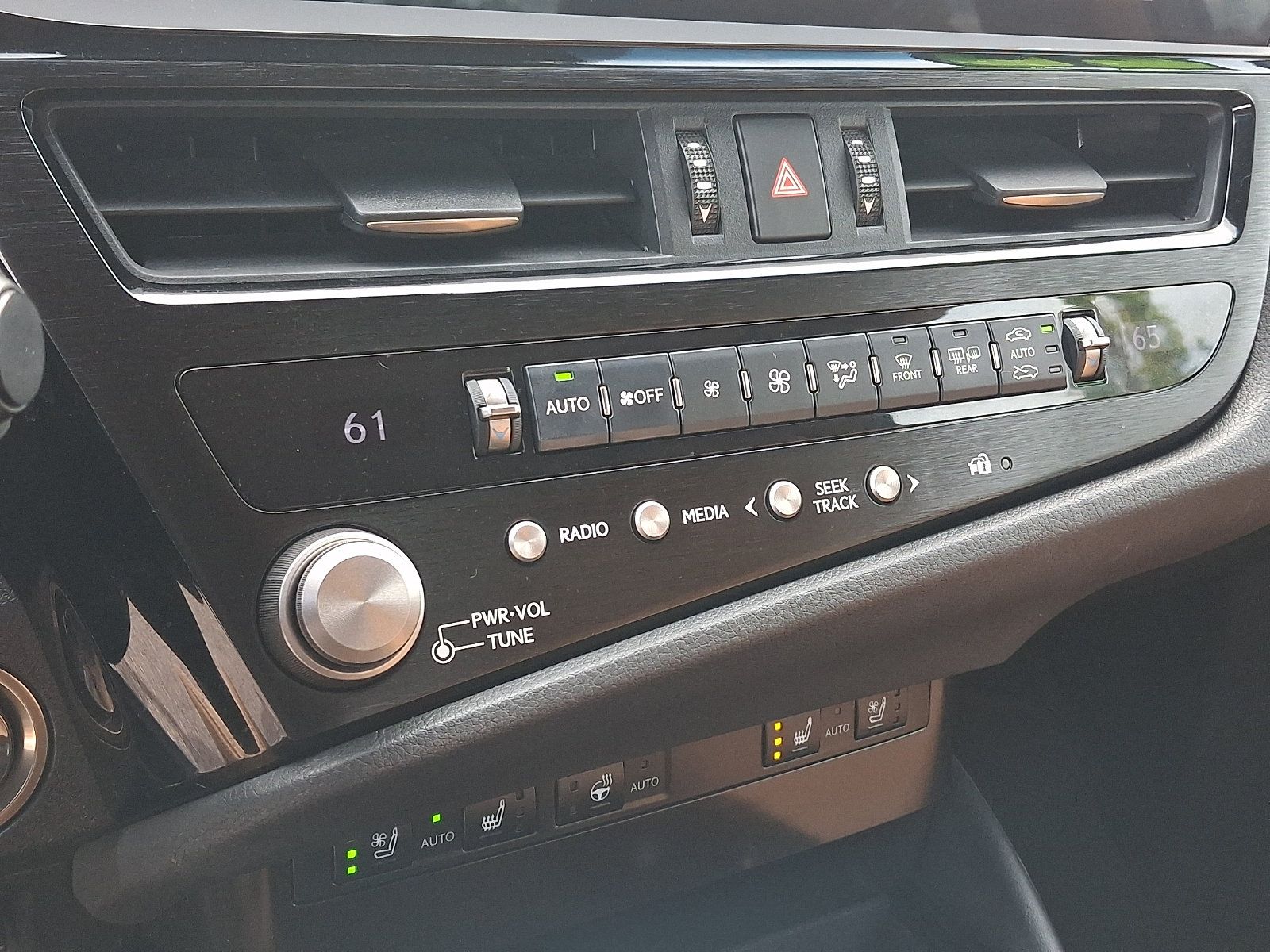 Certified 2023 Lexus ES 350 w/ Premium Package FWD image 17