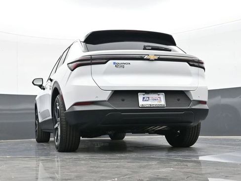 New 2026 Chevrolet Equinox EV LT FWD image 36