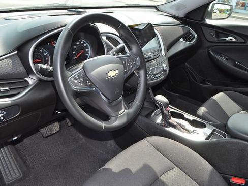 Used 2024 Chevrolet Malibu RS FWD image 9