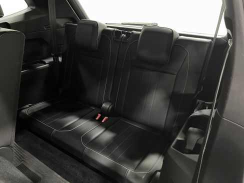 Used 2022 Volkswagen Tiguan SE R-Line FWD image 31