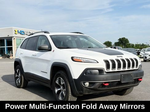 Used 2017 Jeep Cherokee Trailhawk AWD/4WD image 8