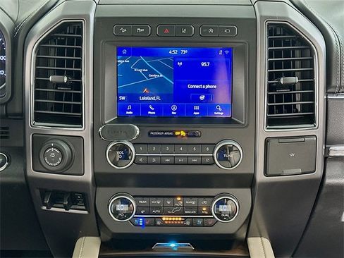 Used 2021 Ford Expedition Platinum image 16