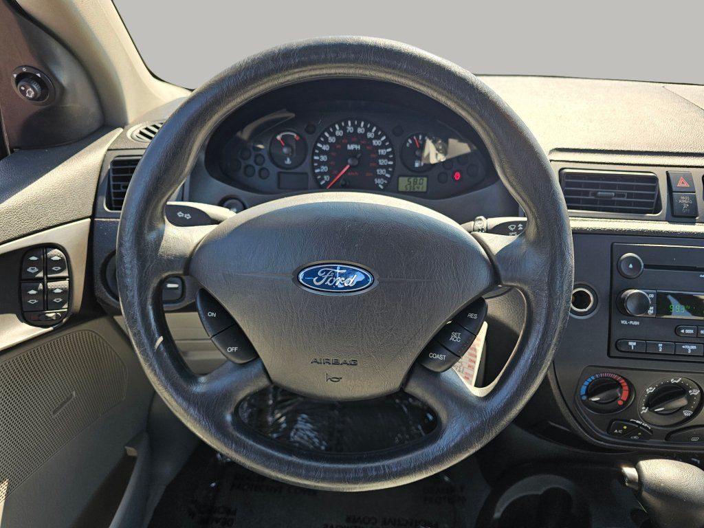 Used 2007 Ford Focus SE FWD image 5