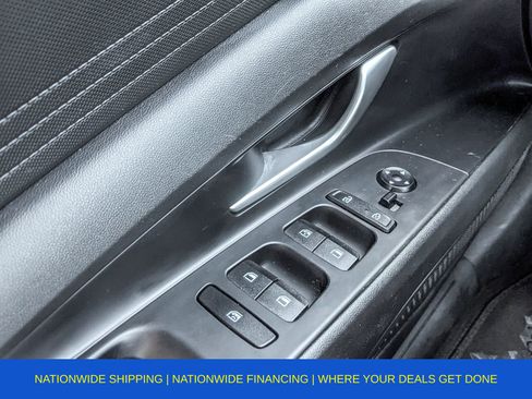 Used 2022 Hyundai Elantra SEL image 30