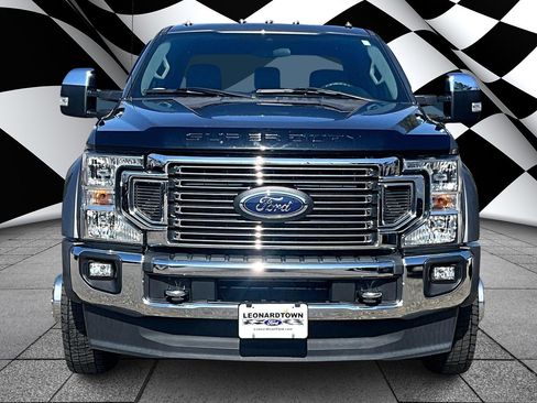 Used 2021 Ford F450 XLT w/ XLT Premium Package image 3