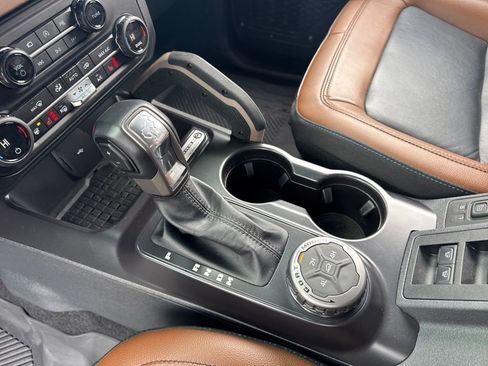 Used 2024 Ford Bronco Outer Banks image 17
