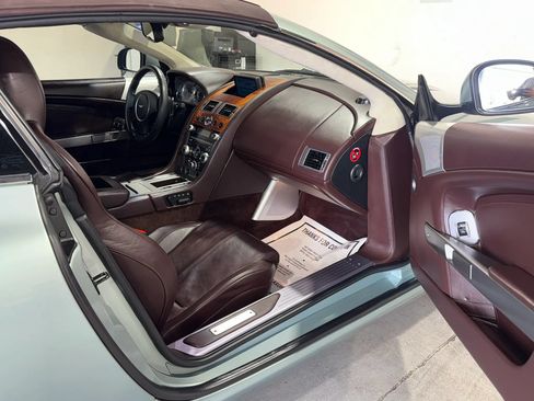 Used 2010 Aston Martin DB9 Volante RWD image 26