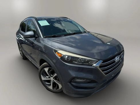 Used 2016 Hyundai Tucson Limited w/ Option Group 03 FWD image 2