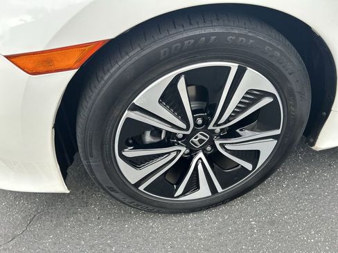 Used 2017 Honda Civic EX-T image 10