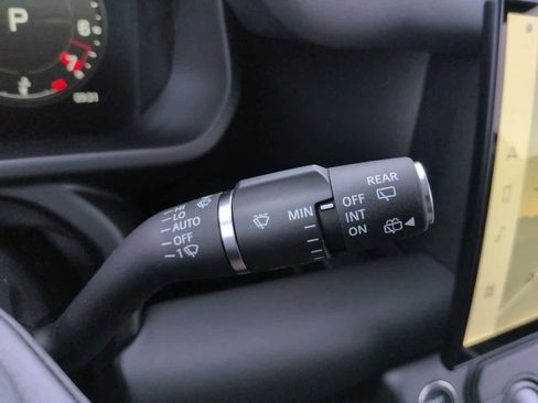 New 2026 Land Rover Defender 110 X-Dynamic SE image 26