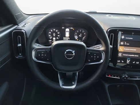 Used 2022 Volvo XC40 T5 R-Design w/ Advanced Package image 21