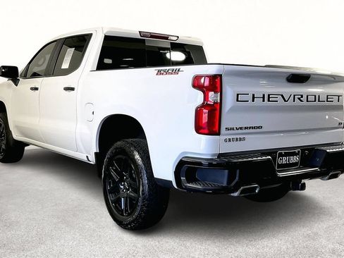 Used 2025 Chevrolet Silverado 1500 LT Trail Boss w/ Convenience Package II AWD/4WD image 16