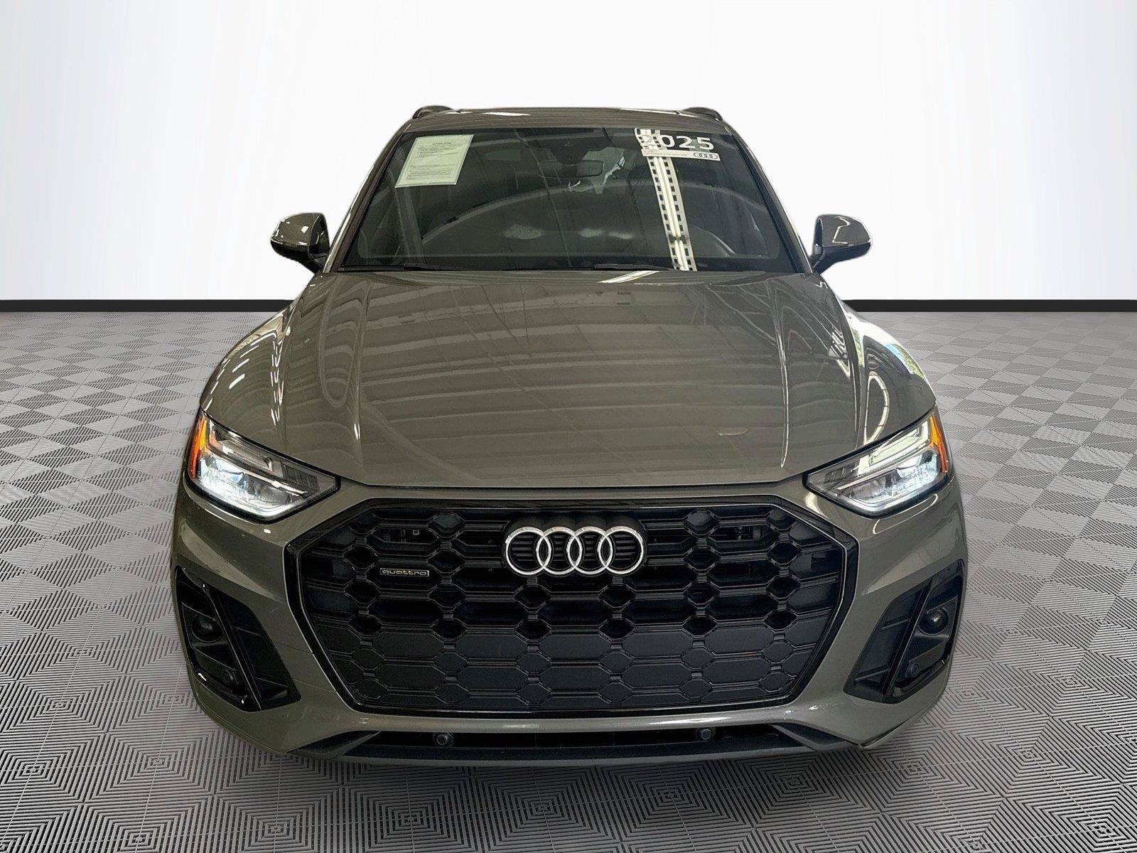 Certified 2025 Audi Q5 2.0T Premium AWD/4WD image 2