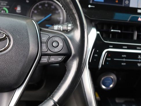 Used 2022 Toyota Venza Limited image 14