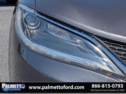 Used 2016 Chrysler 200 Limited w/ Anniversary Edition FWD image 9