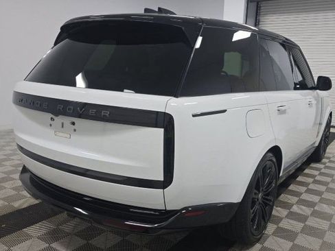 Used 2024 Land Rover Range Rover SE image 4