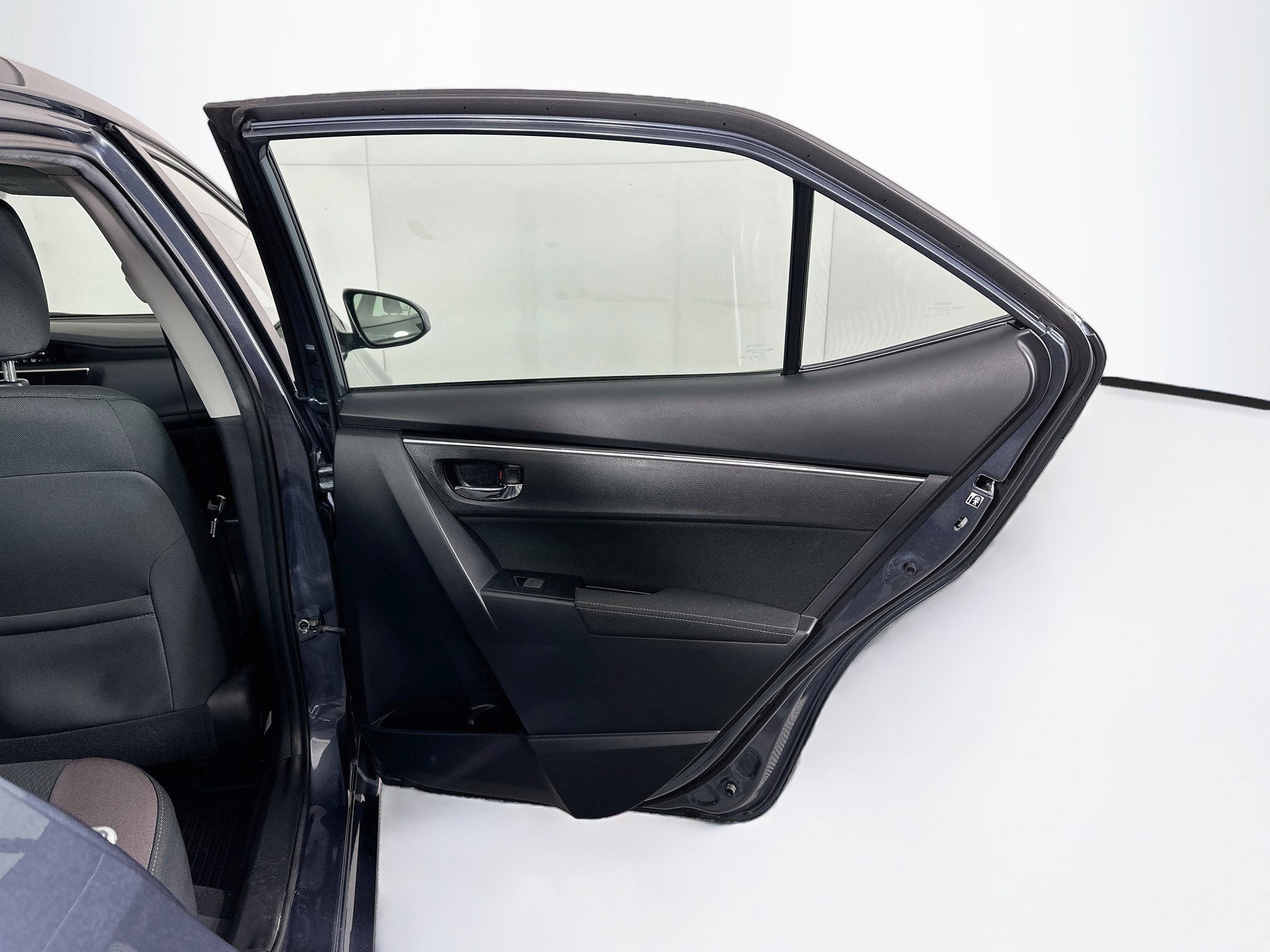 Used 2019 Toyota Corolla LE FWD image 28