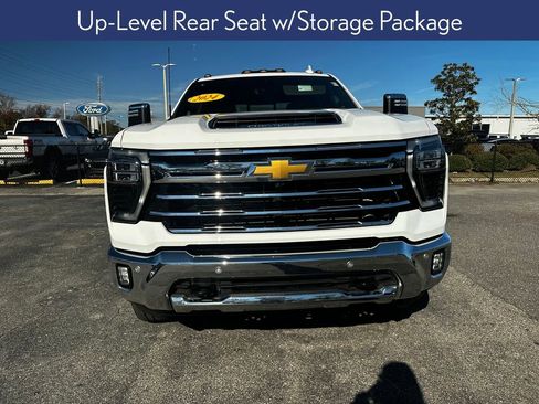 Used 2024 Chevrolet Silverado 3500 LTZ image 11