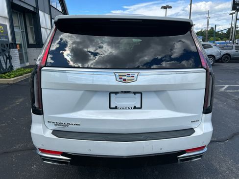 Used 2021 Cadillac Escalade Premium Luxury AWD/4WD image 9