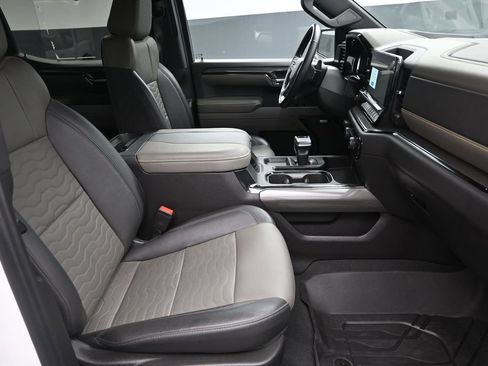 Used 2024 Chevrolet Silverado 1500 ZR2 AWD/4WD image 39
