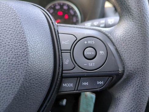 Certified 2020 Toyota RAV4 LE image 23