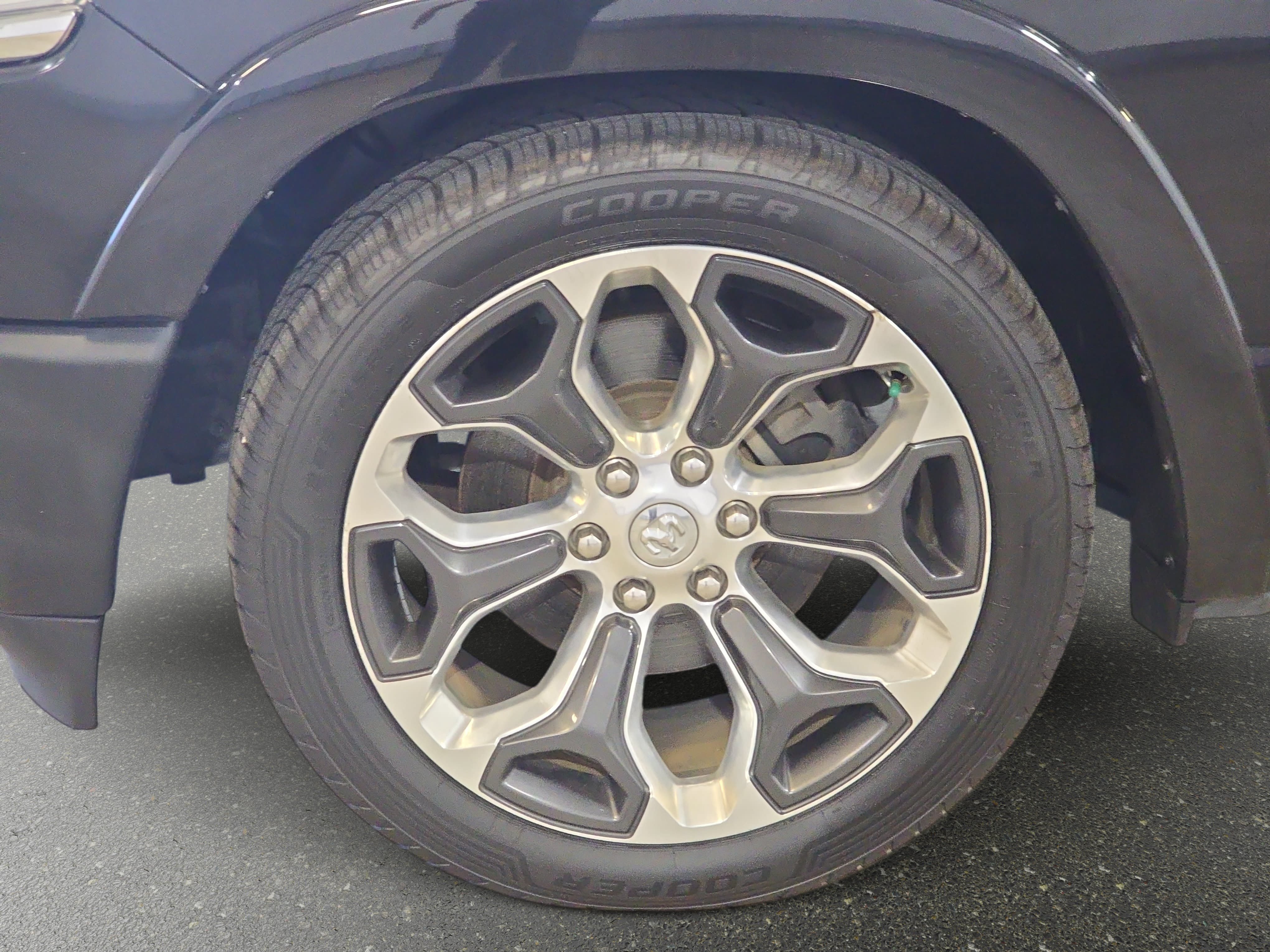Used 2019 RAM 1500 Limited AWD/4WD image 12