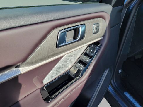 New 2026 Ford Explorer Platinum image 6