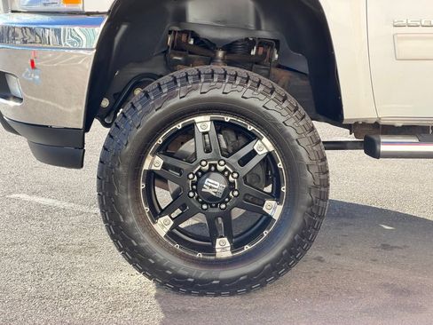 Used 2011 Chevrolet Silverado 2500 LTZ w/ LTZ Plus Package AWD/4WD image 7