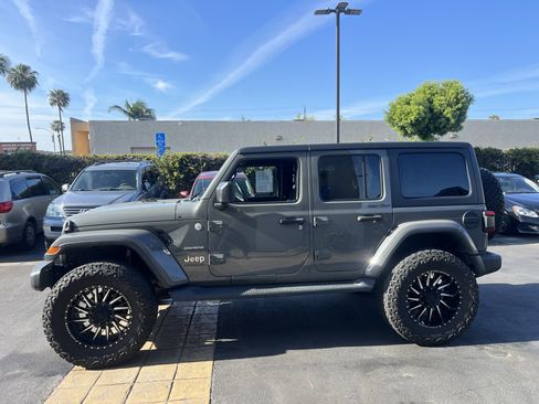 Used 2020 Jeep Wrangler Unlimited Sahara w/ LED Lighting Group AWD/4WD image 2