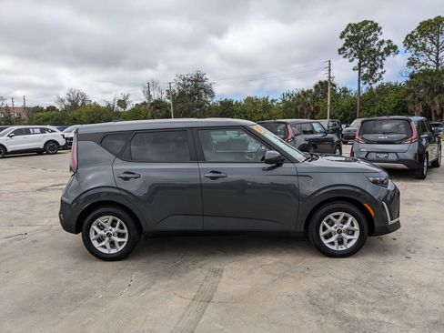 Certified 2025 Kia Soul LX image 10