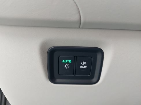 Certified 2026 Porsche Cayenne AWD/4WD image 28