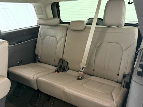 Used 2020 Ford Expedition Limited image 24
