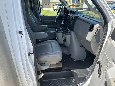 Used 2013 Ford E-450 and Econoline 450 Super Duty RWD image 10