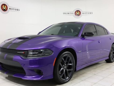 Used 2019 Dodge Charger R/T w/ Blacktop Package RWD image 5
