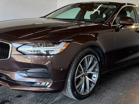 Used 2018 Volvo S90 T5 Momentum w/ Convenience Package image 2