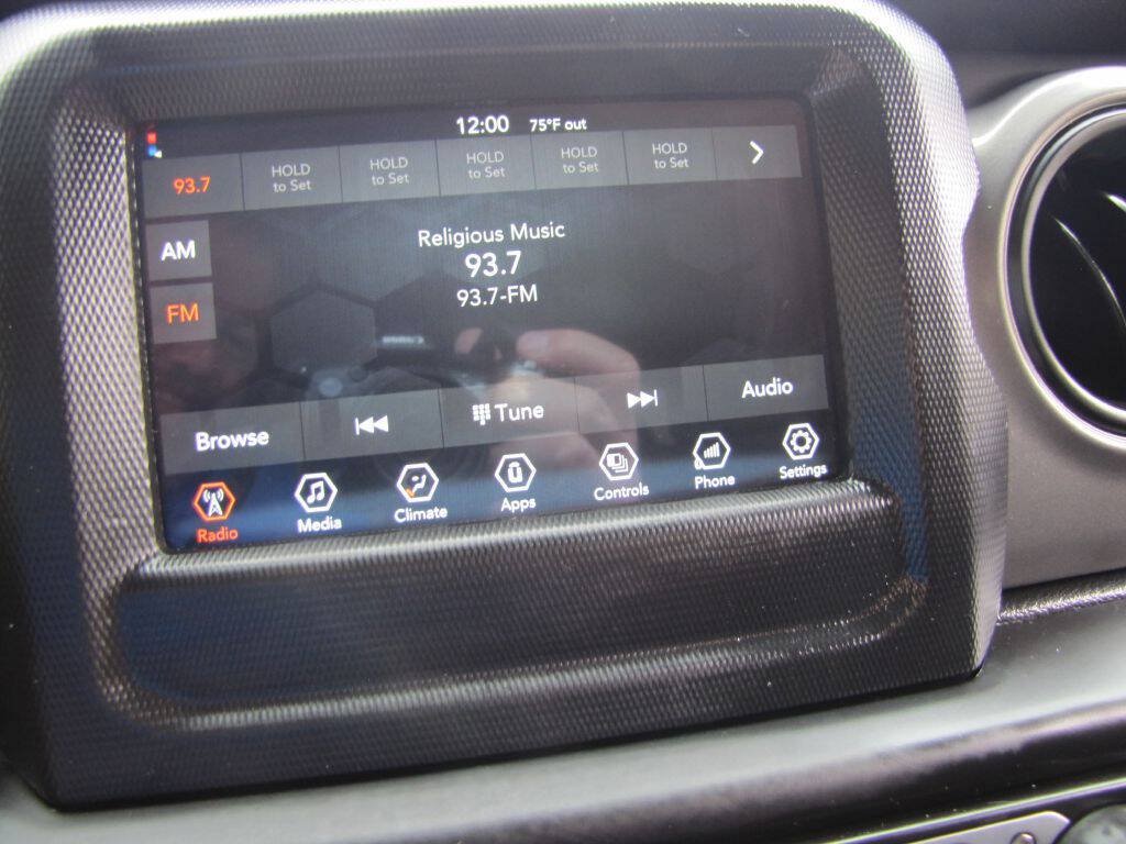 Used 2023 Jeep Gladiator Sport AWD/4WD image 40