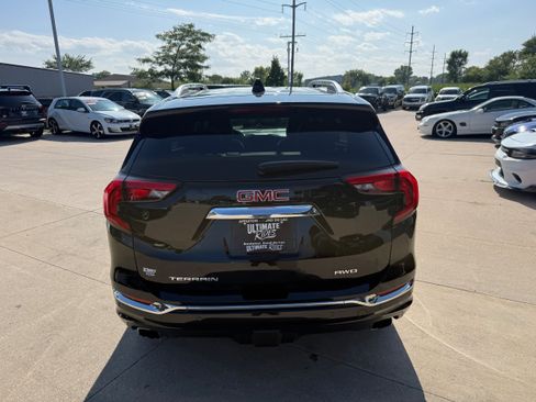 Used 2019 GMC Terrain Denali w/ Advanced Safety Package AWD/4WD image 5