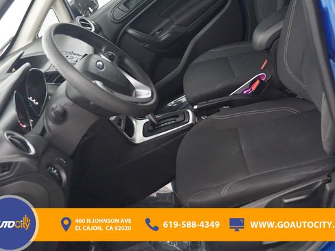 Used 2018 Ford Fiesta SE image 9