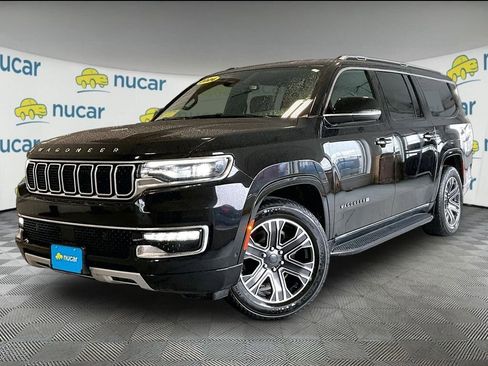 Used 2024 Jeep Wagoneer L Series II w/ Flexible Seating Group image 3