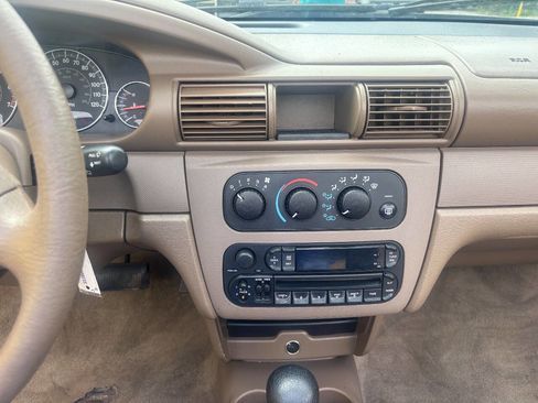 Used 2004 Chrysler Sebring LX image 14